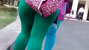 كوزميا أنيق عراقي سكسي حديث جاهز للأبنوس ديك لإرضاء حقها